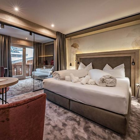 Hotel Gasthof Bruecke Майрхофен Экстерьер фото