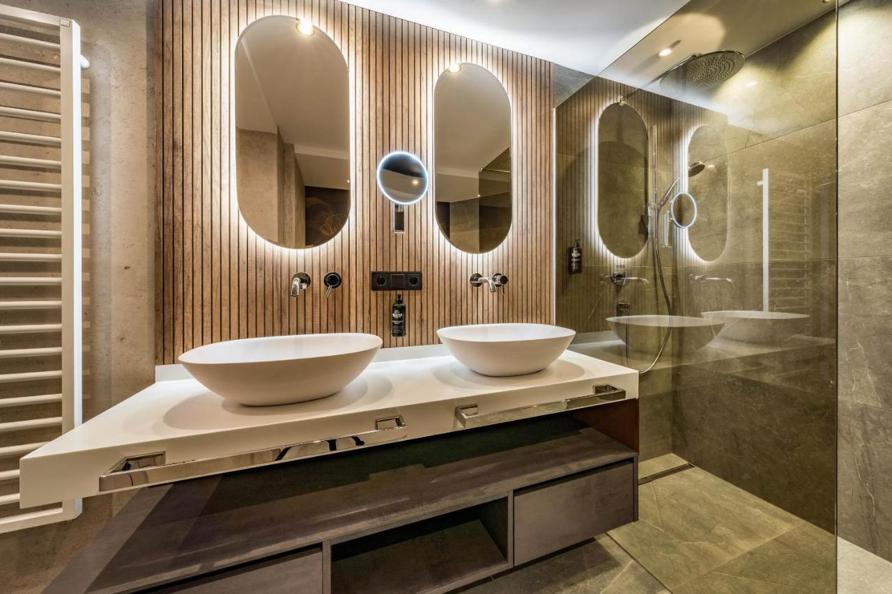 Hotel Gasthof Bruecke Майрхофен Экстерьер фото