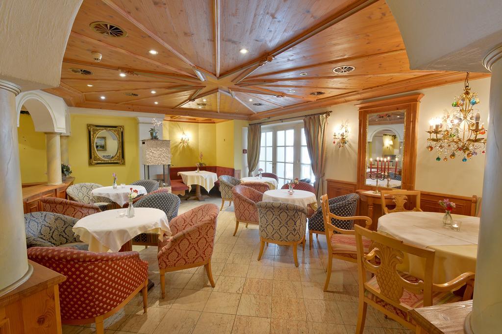 Hotel Gasthof Bruecke Майрхофен Экстерьер фото